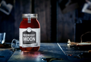 Midnight Moon Strawberry Moonshine 750 ml